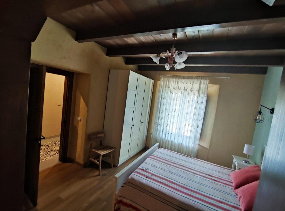 Rodilana Casa Rural Oliver Y Nadia מראה חיצוני תמונה